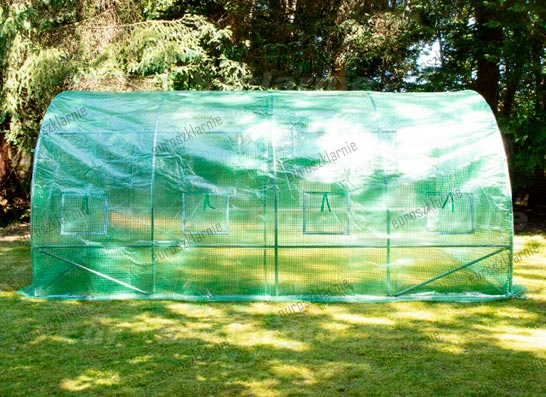 Wnętrze tunel foliowy ogrodowy 3m